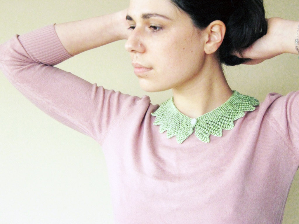 Lace collar necklace mint green - linen / viscose neckpiece - women collar hand knit - alexmalexdesigns