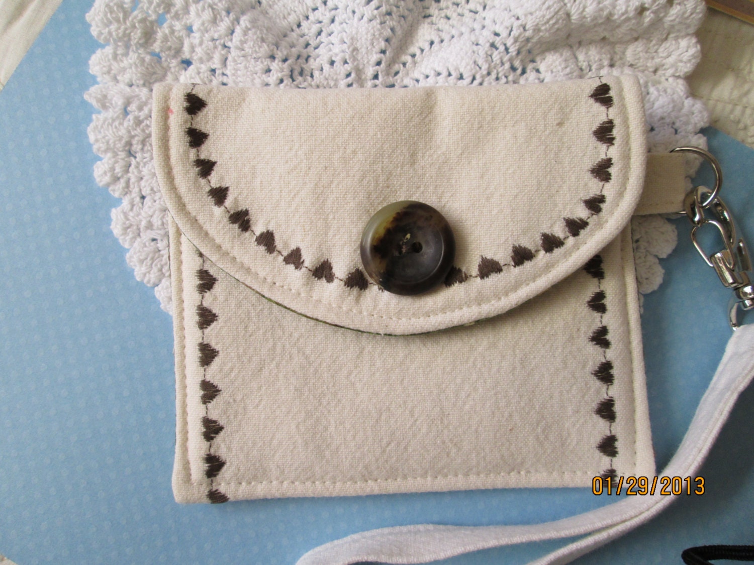 wristlet/wallet, coin purse, micro purse, ipod holder, ID/credit card holder, white, brown, green, hearts, free shipping