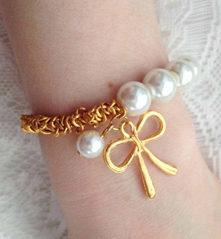 SALE: Gold Bow Knot Pearl Arm Candy Charm Bracelet in Pearl & Black