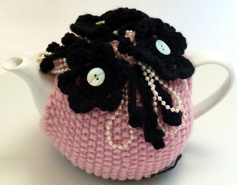 Coco tea cozy. Ftis 4 to 6 cup teapot.