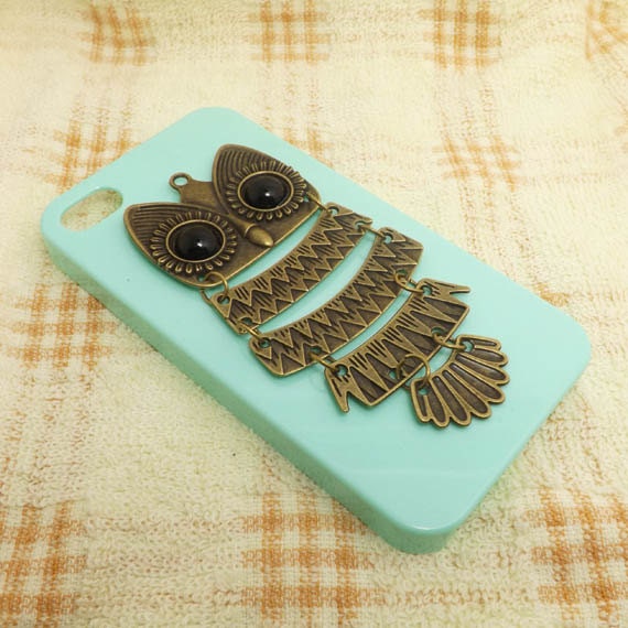 Classical Owl Tassel Retro Bronze Bird DIY iPhone 4 4S 5 Cover Case iPhone Case Apple Accessory- Choose the Color and Size of Case