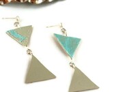 Modern triangular earrings - Turquoise lace on leather - Pastel teal lace on upcycled cream ivory leather - HELOISE - Eco-Friendly
