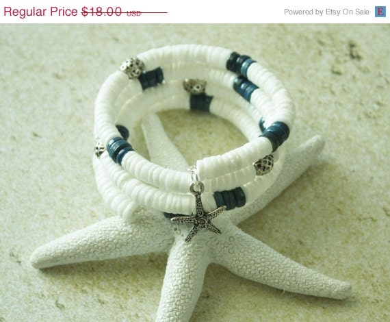 ON SALE White Clam Shell, Starfish Charm/ Memory Wire Bracelett/ Beach wear/ Summer jewelry/ Handmade bracelet/ Gift