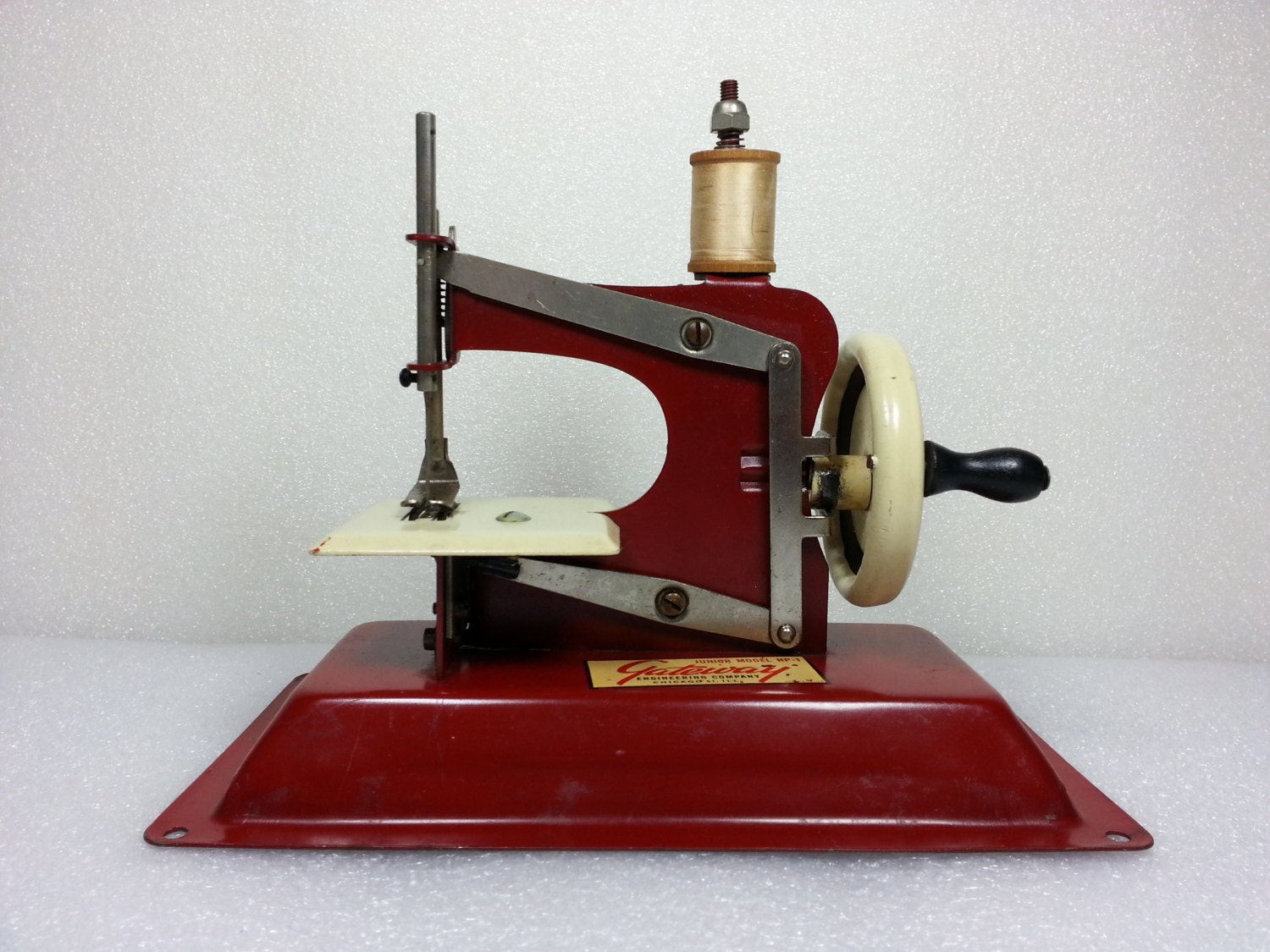 Vintage Gateway Junior Model NP-1 Toy Sewing Machine (Hand Crank)