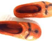Handmade Woollen Felt Slippers Size UK 8 US 10.5 EU 42 from sheep wool with leather soles brick red/ brown