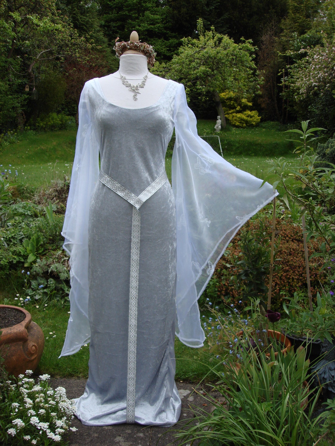 Silver elven Galadriel goddess  lotr Renaissance medieval   Pagan Handfasting  wedding gown / dress 8 to 14