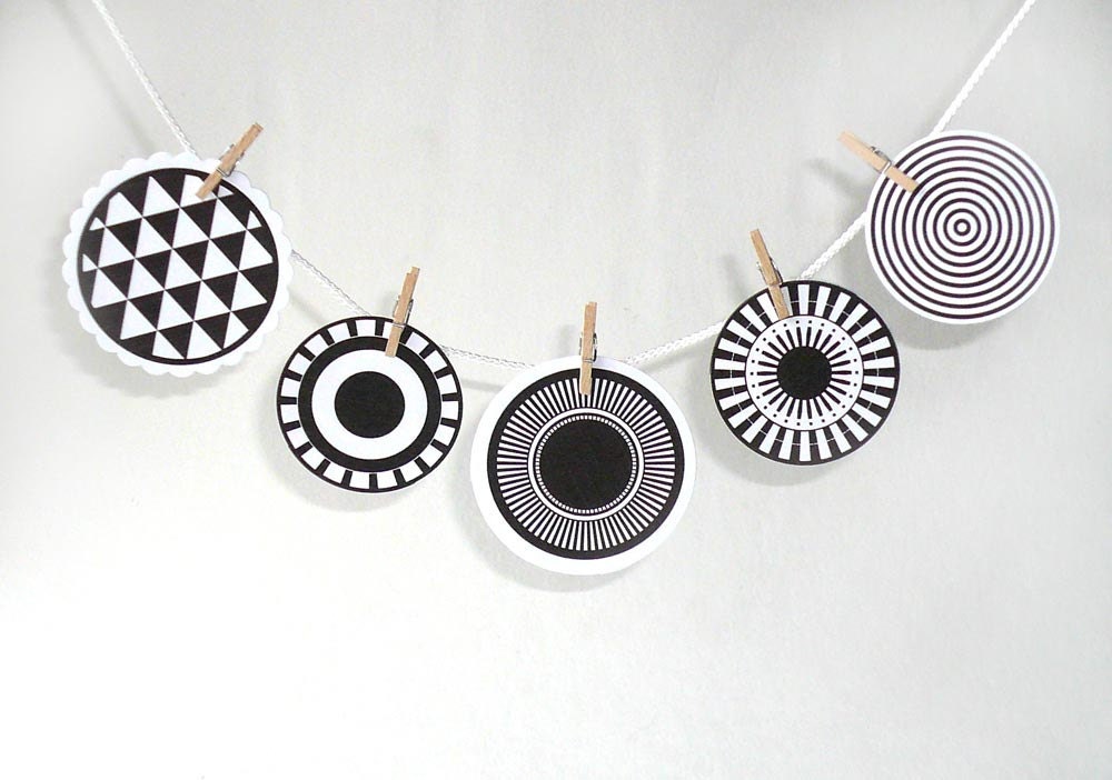 Black white 2 inch circles for crafting, scrapbooking, card making, decoration, DIY printable collage sheet, gift tags, pdf, digital file