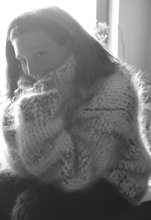 3 kg fluffy chunky 91% longhair mohair turtleneck sweater hand knitted by Strickolino