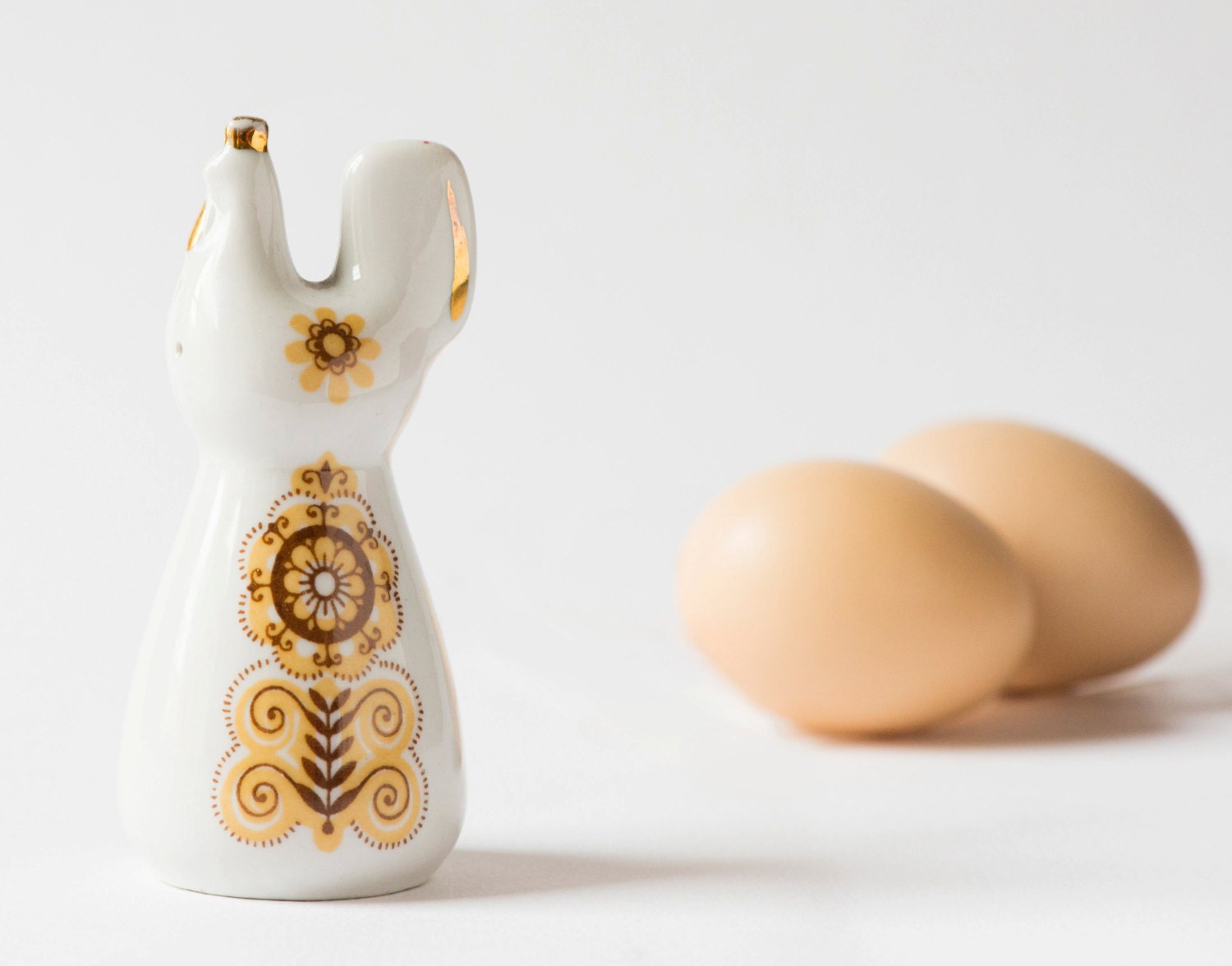 Soviet vintage salt or pepper shaker rooster sandy white porcelain shaker