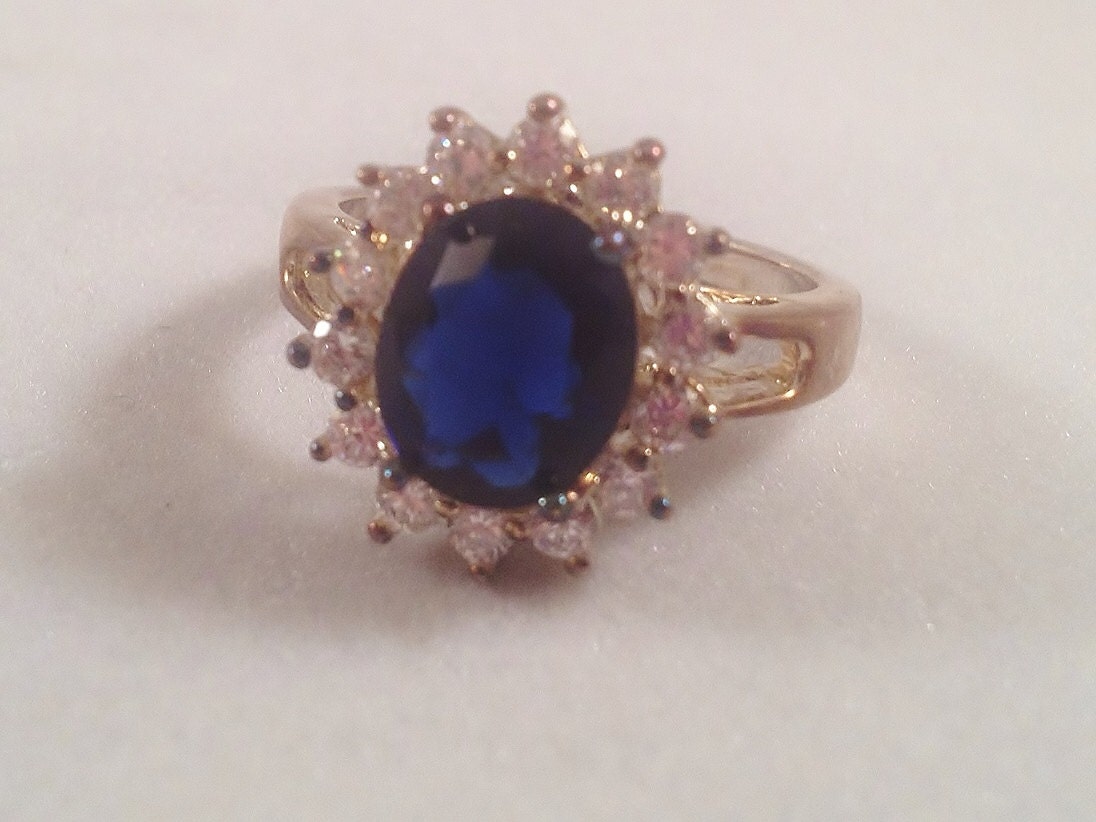 Stunning Estate Deep Blue Starburst Ring - Size 10.5