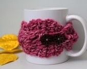Pink tea cup cozy, pink mug cozy, coffee cup cozy, tea cozy, wood buttons, adjustable cup cozy, cable tea cozy, crochet tea cosy, cup sleeve