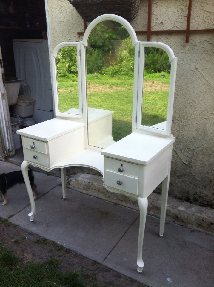 Vintage Vanity - For Local Pickup ONLY (Burbank Ca)