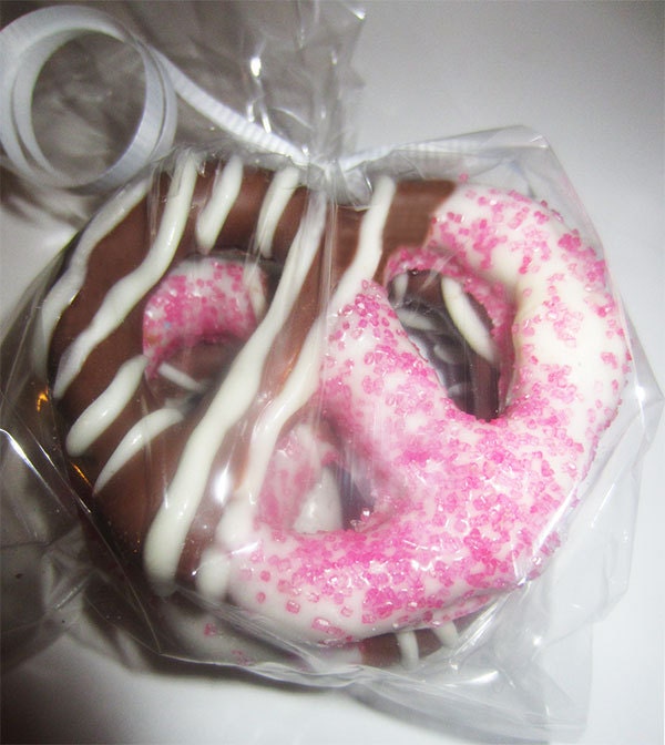 12 Personalized Chocolate Covered Pretzels With Red, White and Blue Sprinkles. Perfect Favor for Birthday's, Weddings, Bridal Parties