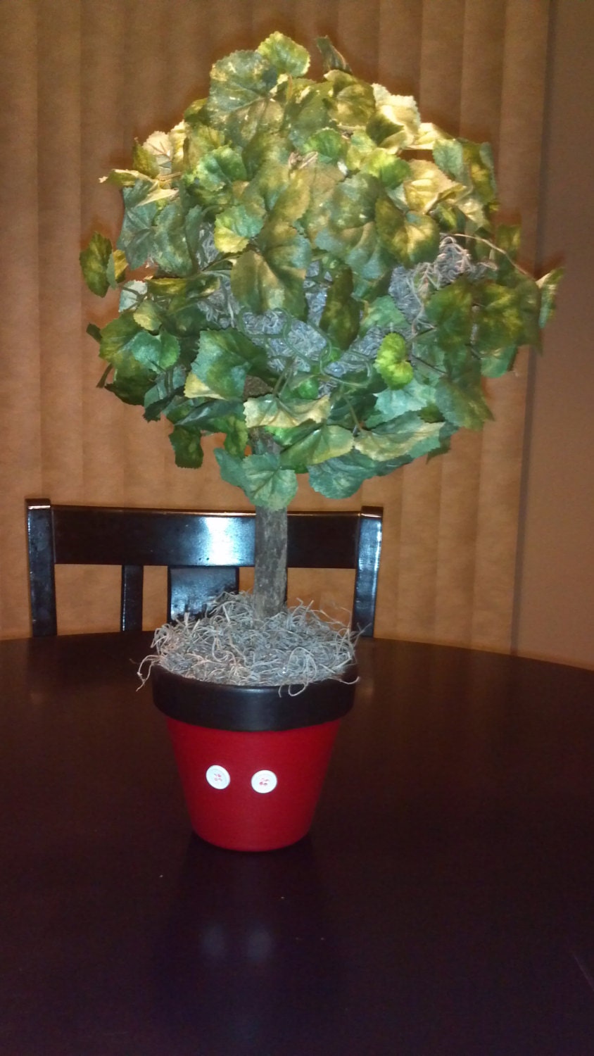 Mickey Mouse Ivy Topiary Table Top Centerpiece