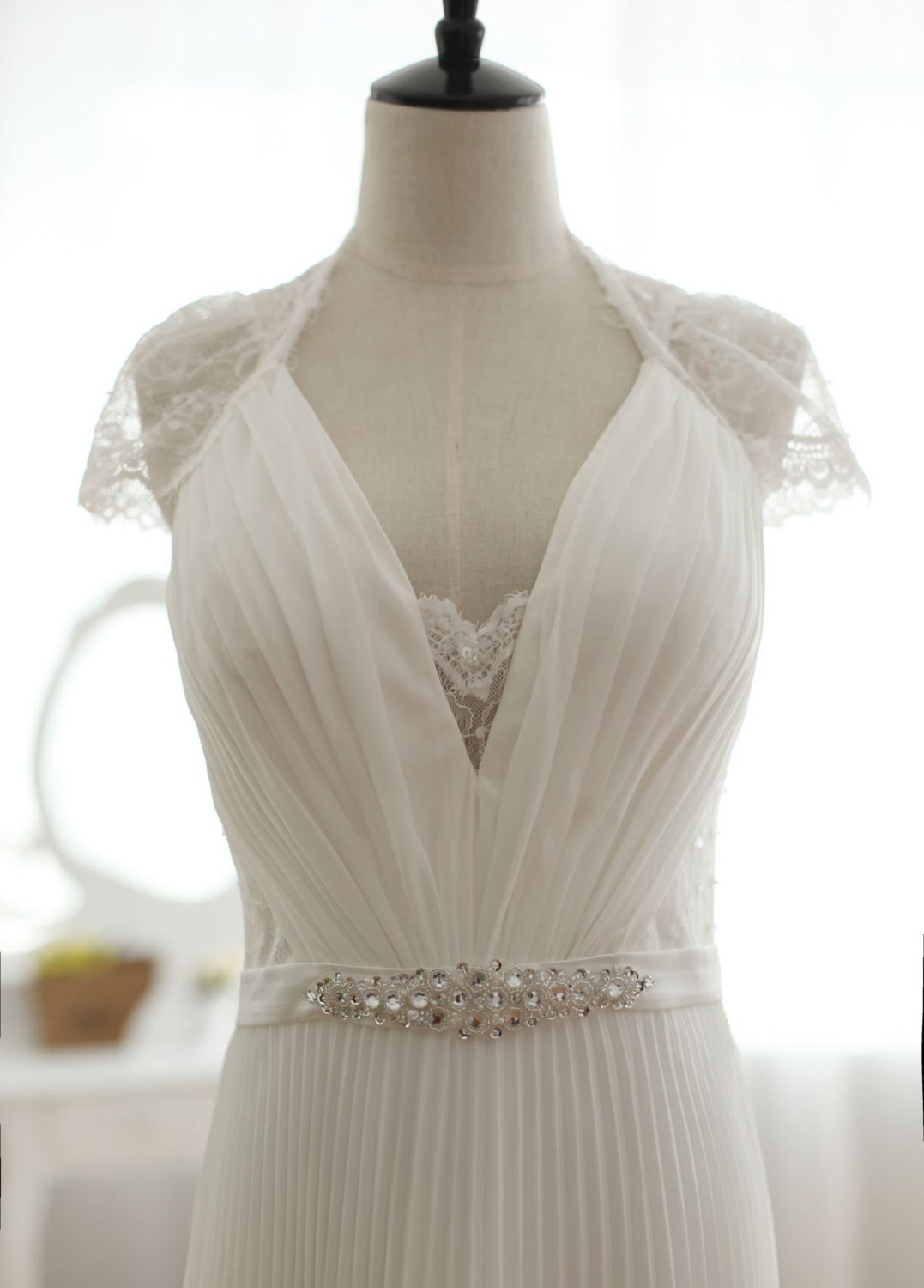 Vintage Inspired Pleated Column Wedding Dress Full Lace Back, Tulip Cap Sleeves & Court Train Bridal Gown Prom Dress Wedding Dress