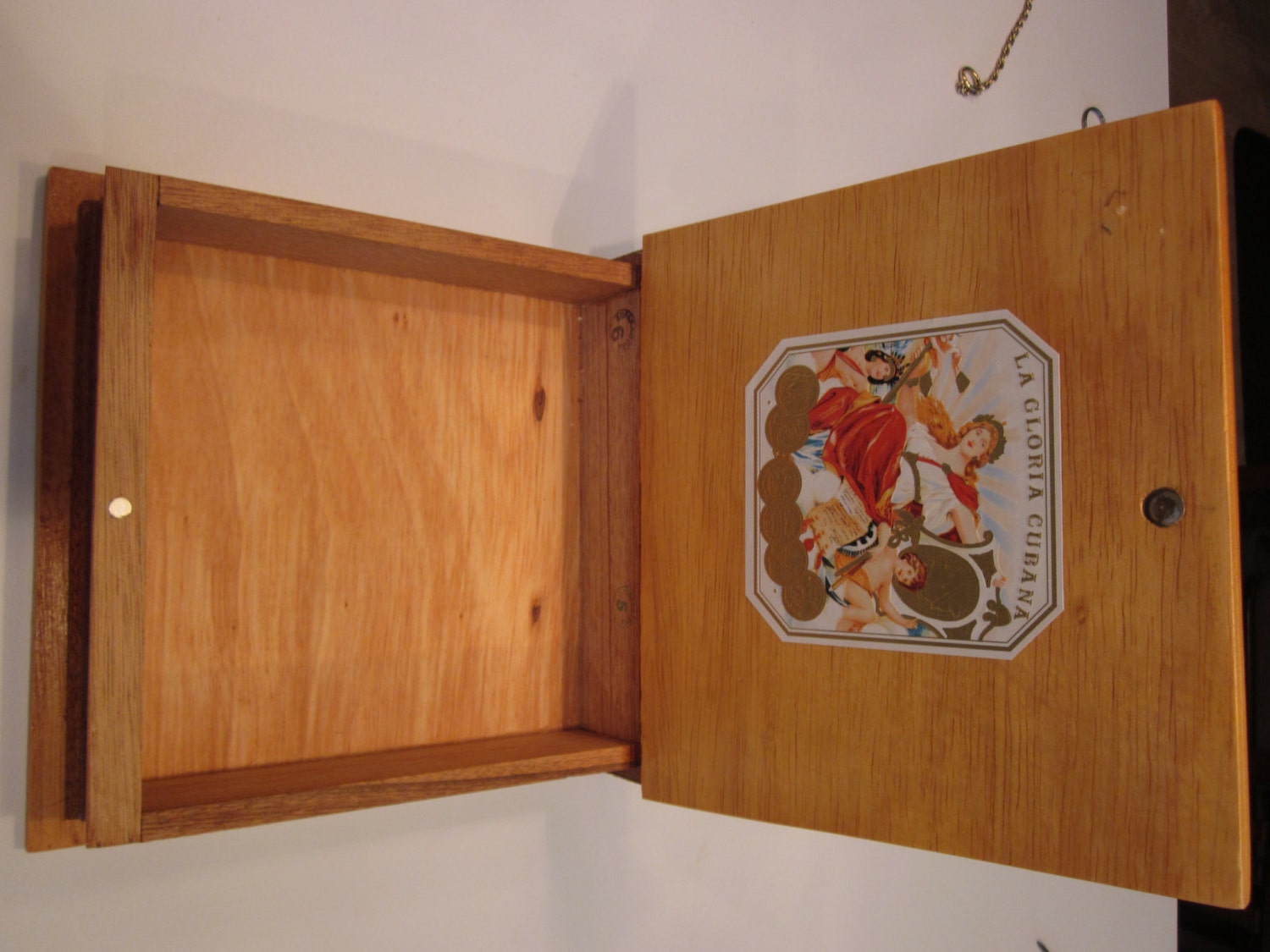 A Tale of Two Cities, Cigar box/book