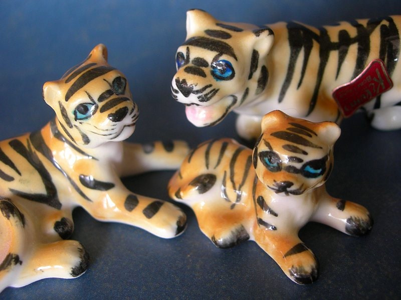 Vintage BENGAL TIGER FAMILY Bone China Japan Miniature Collectible Porcelain Trinkets set of 3