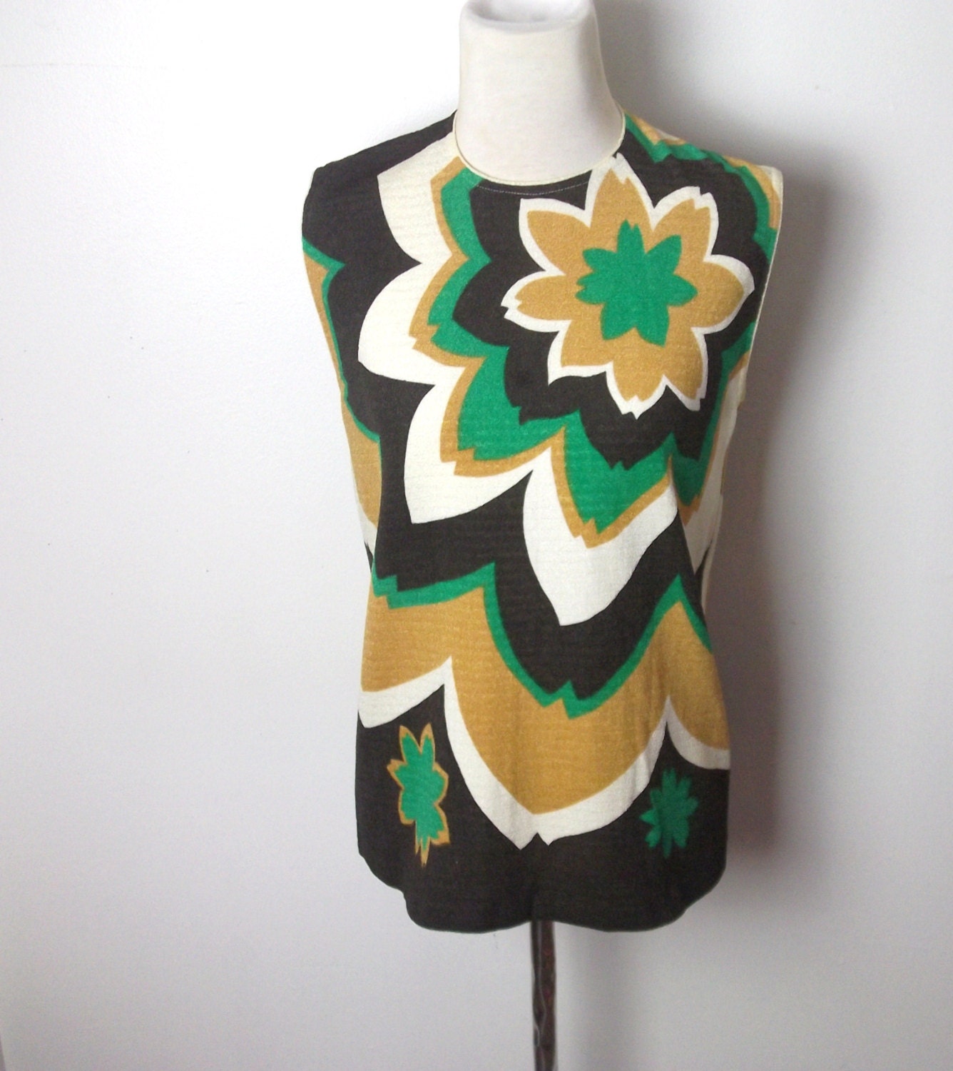 1960's Mod Flower Power Print Opt Art Shell Top