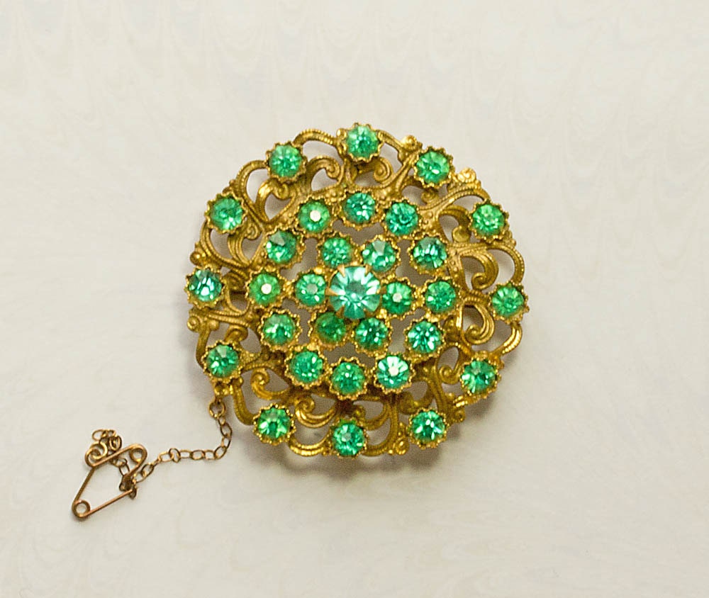 Art Deco Emerald Green Rhinestone  Filigree Brooch