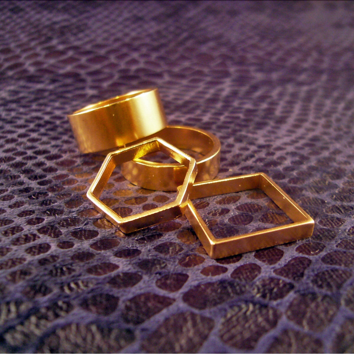 Geometric Ring Set