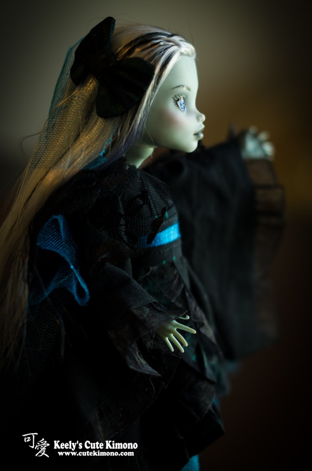 Monster High Frankie Doll with Electric Blue Flash Wa-Loli Kimono