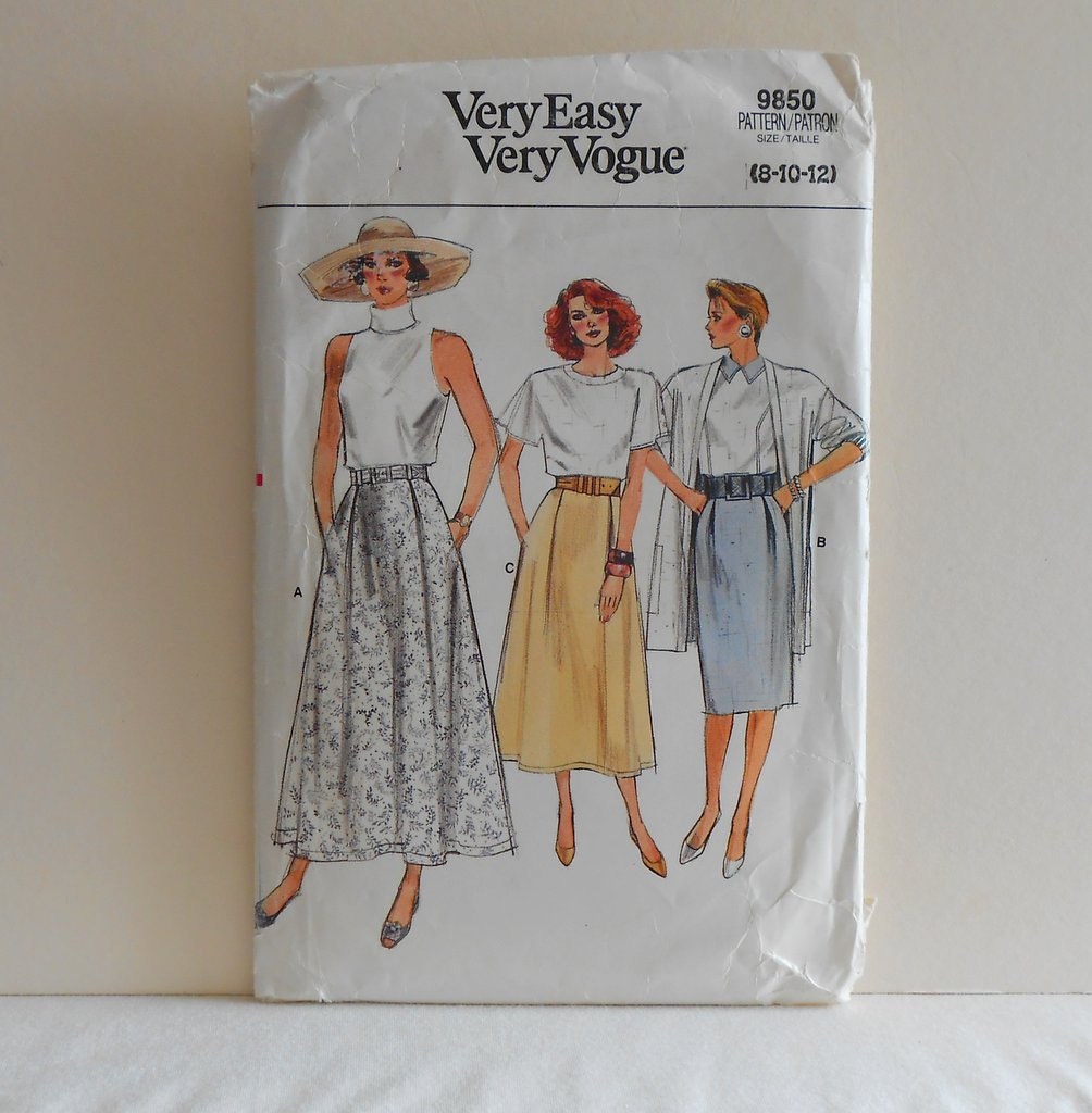 Women's Flared Skirt Size 8-10-12 UNCUT Vintage Vogue 9850 "Very Easy" Sewing Pattern