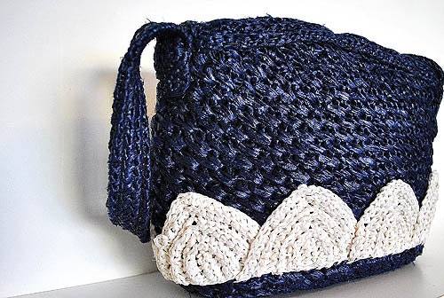 navy blue white vintage 50s NAUTICAL straw RAFFIA scalloped RESORT purse