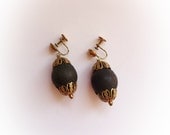 Vintage Black Dangle Earrings Screwbacks