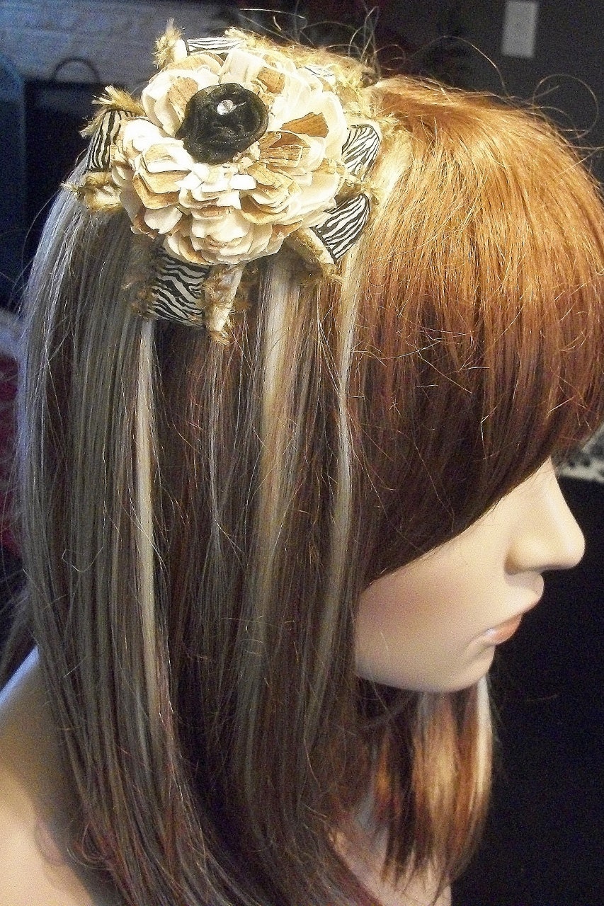 Headband dried textured  rosette with zebra banding print.