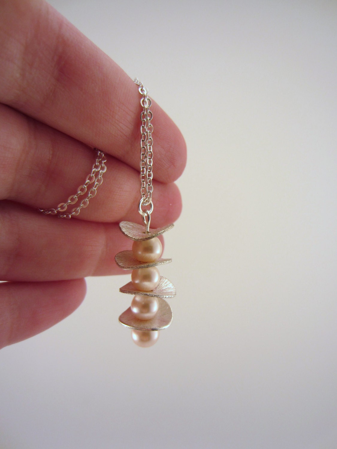 Simple pearl necklace. Pale pink Swarovski pearls. Silver disks. Bridesmaid jewelry, wedding party gifts.