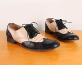 Vintage Salvatore Ferragamo Wingtips - Womens 9 Narrow - Two Tone Cream & Black Lace Up Wingtip Oxfords 90s Italian Italy Oxford Lace Ups