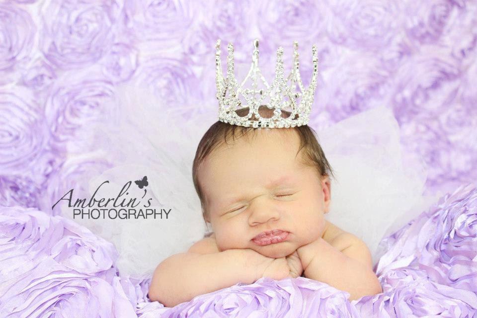 Mini Crown. Baby Crown. Baby Tiara. Mini Tiara. Newborn crown. Newborn tiara. Crystal crown. Newborn photo prop. baby showergift