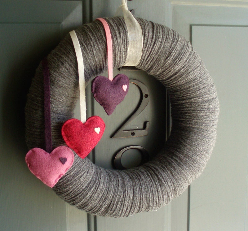 Yarn Wreath Felt Handmade Door Decoration - Falling Hearts 12in
