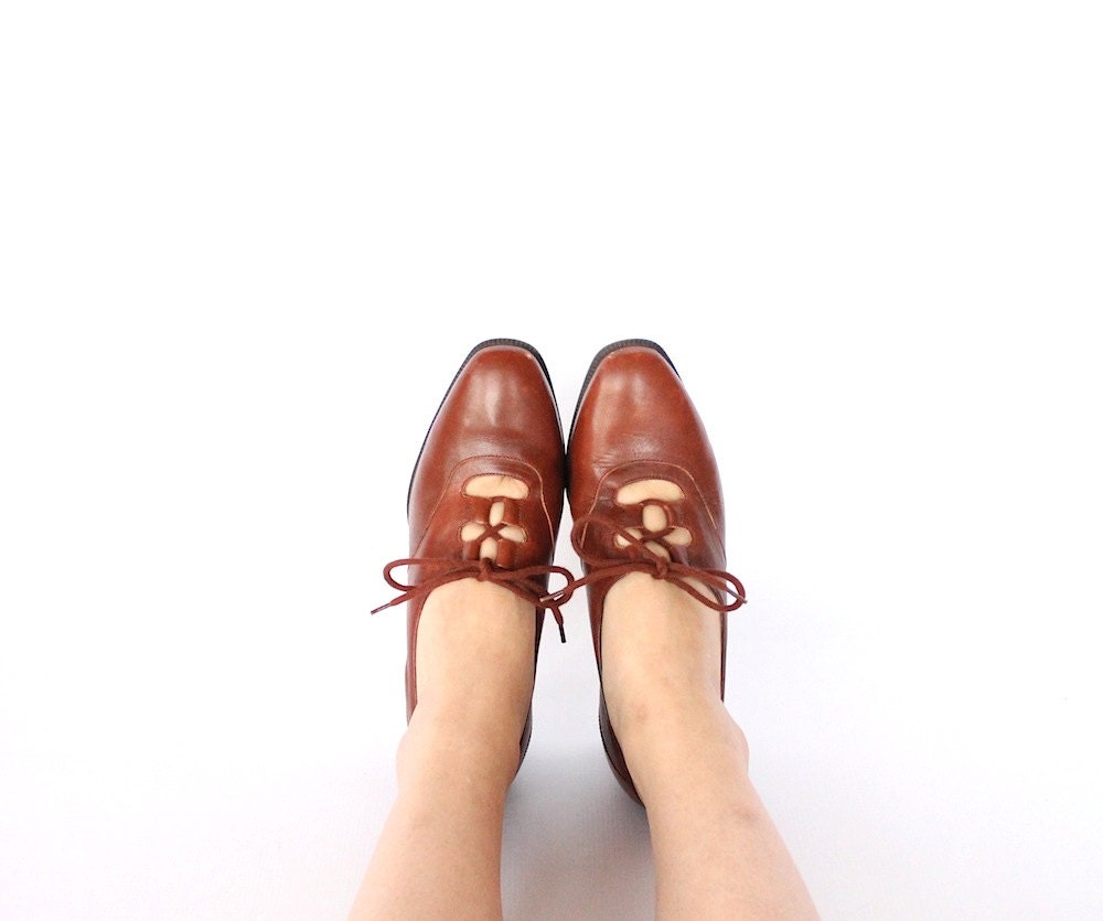 Vintage 80s Warm Brown Lace Up Stacked Heels // Women's Shoes Sz 7