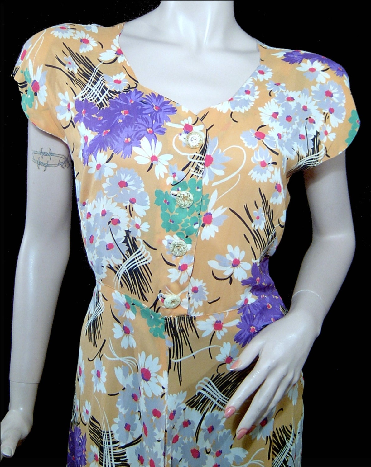 Vintage 1940s cold rayon dress - Medium / Large - gold and purple lavender floral - with long sash belt wrap