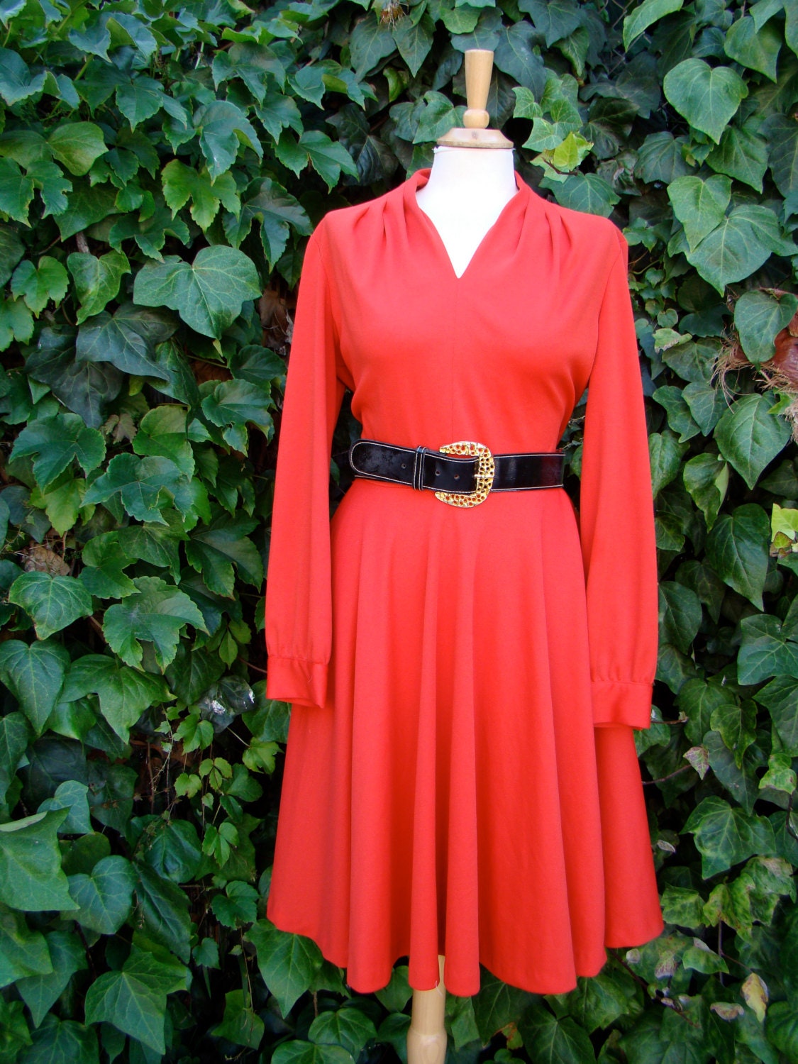 Vintage 60s /  Cherry Red / Long Sleeve / Circle / Sweetheart / Dress / LARGE