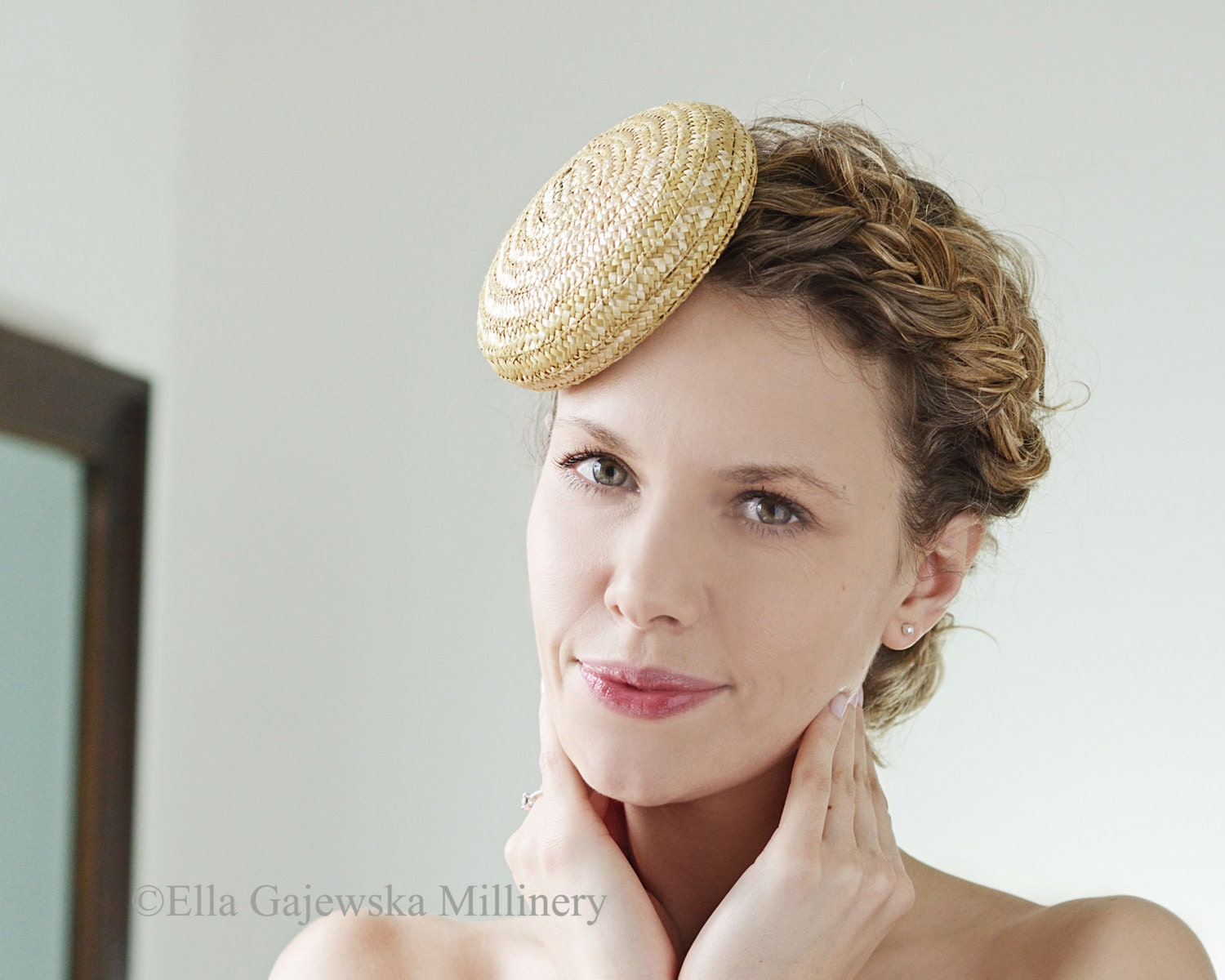 Summer Eco Natural Straw Headpiece Accessory  Light Yellow Medium Size Women Fashion Easy to Wear Comb Vintage Straw Modern Design