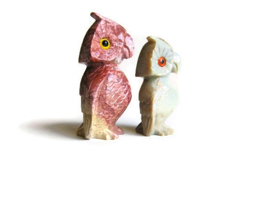 Feathered Friends Owl Duo Hand Carved Vintage Organic Soapstone Pink and Gray Retro 1970s Kitsch Instant Collection - veraviola