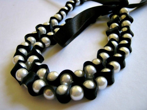 Pour moi Pearls and Satin ribbon Necklace in Black Bridesmaid Jewelry Bridesmaid gifts