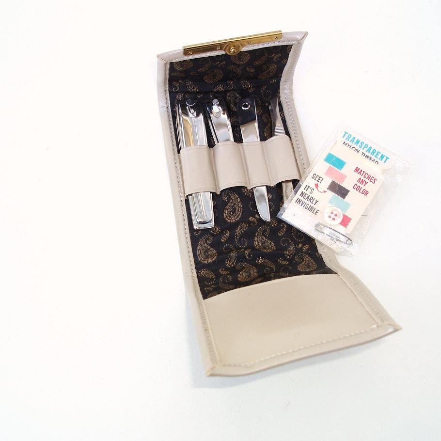 Unisex Travel Manicure Set Grooming Kit Mending Kit Sewing Accessories Beige Wallet