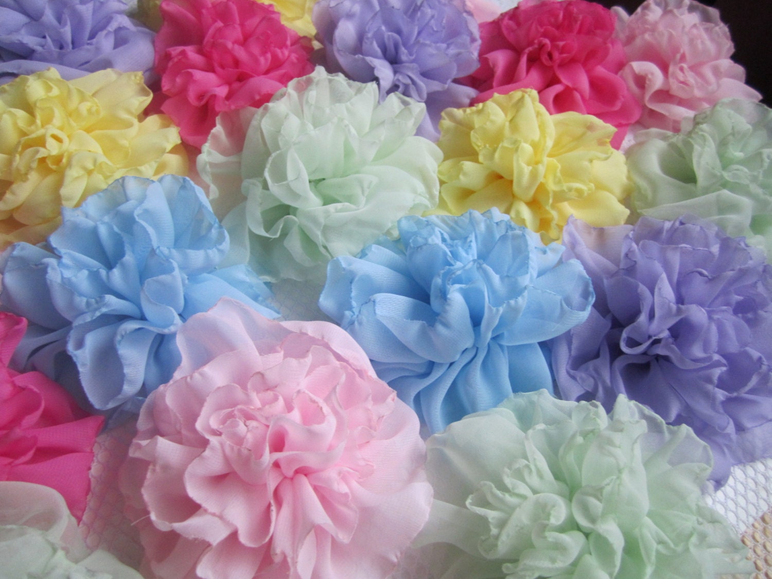 Soft romantic fabric flowers large chiffon fabric flower pins brooches acessories diy wedding decor gifts soft handmade flowers