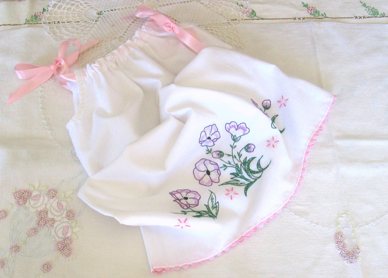 Vintage Pillowcase Dress Girls size 4 Handmade Boutique Clothing by WhatGirlsLike Repurposed Vintage Pillowcase