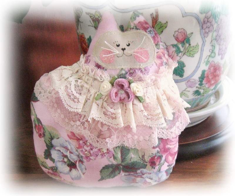 Cat Pillow Doll, Cloth Doll, Dusty Lavender Pink, 7 inch Primitive Soft Sculpture Handmade CharlotteStyle Decorative Folk Art