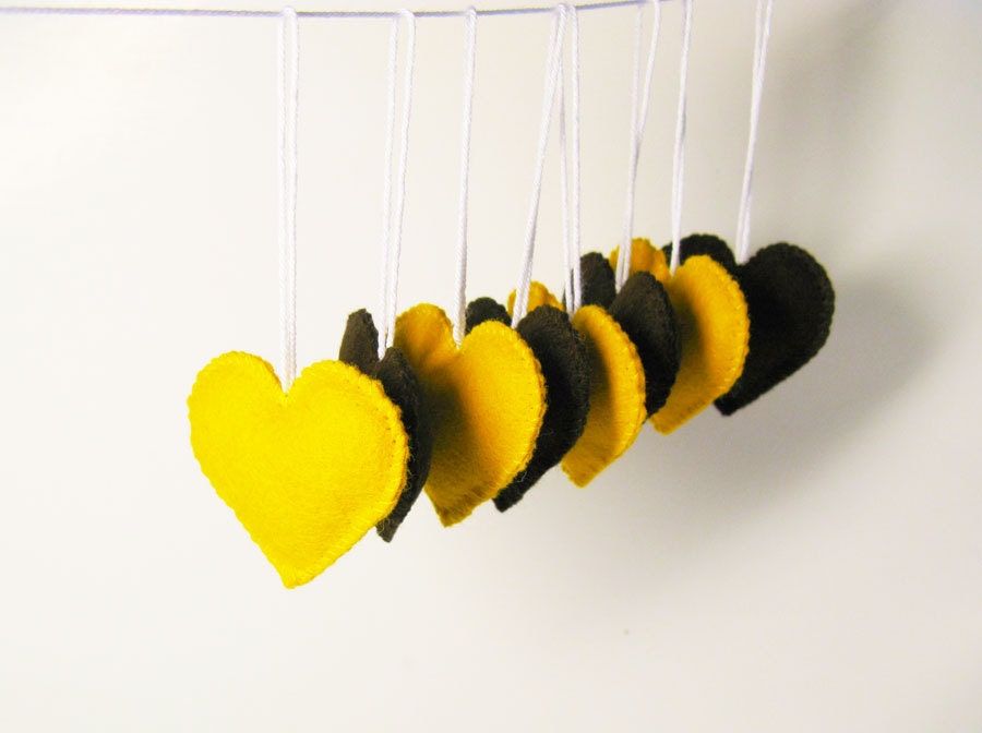 Set of 8 Felt Hearts - Brown Yellow - Honey and Chocolate - Handmade ornaments - Winnie the Pooh party decoration - Home Birthday decors