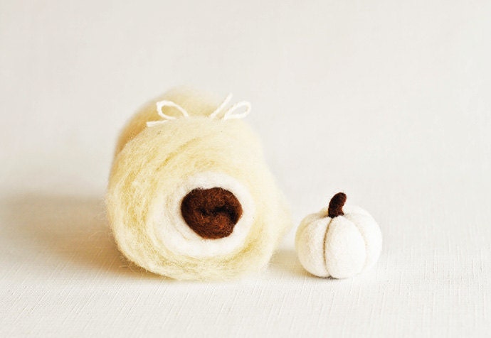 Felting Kit Extra - Wool to Make Additional Pumpkin in Ivory White - DIY Do It Yourself Nature Home Decor Natural Felt Gift Decoration