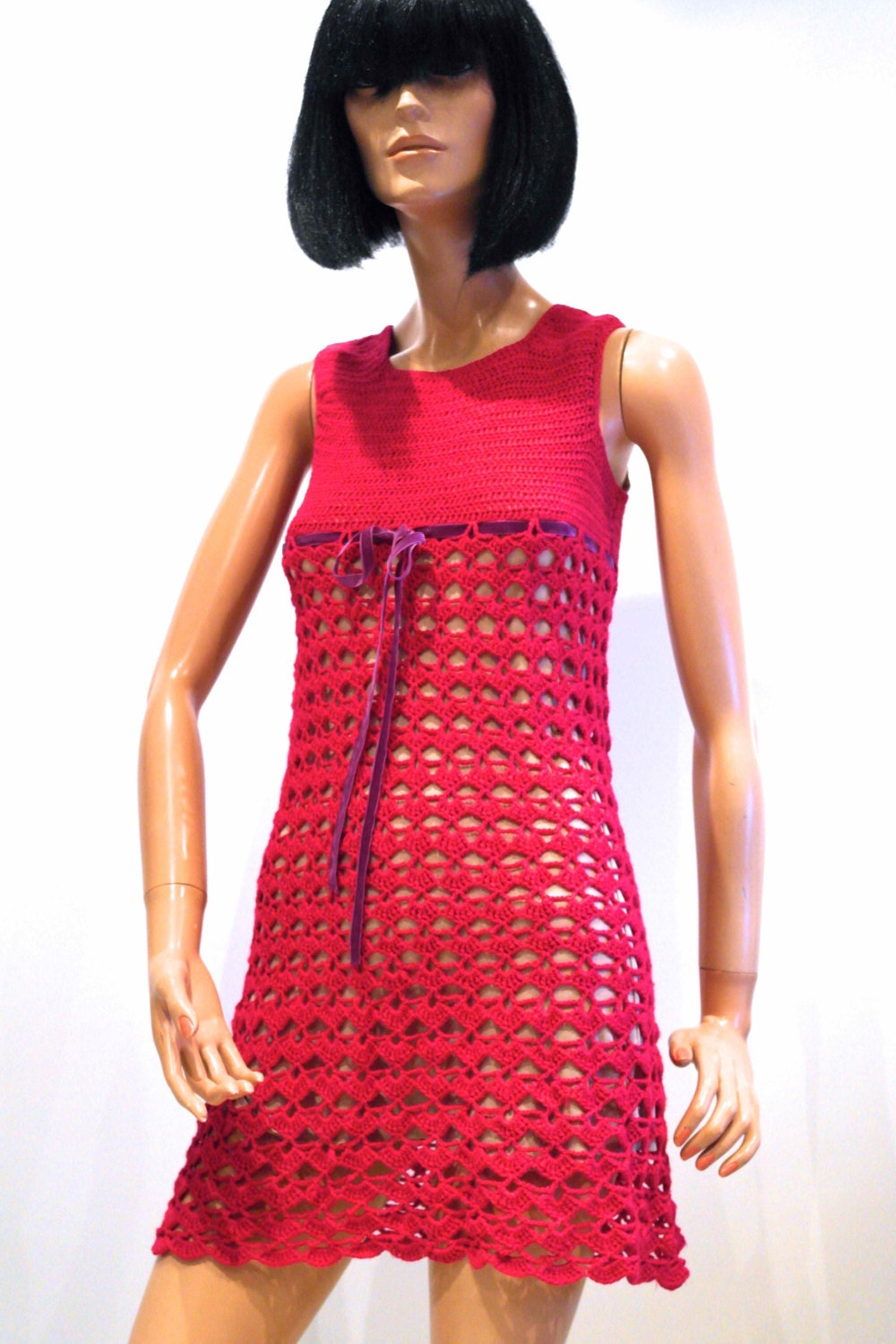 Sweet orig 1960s crochet mini dress // deep fuchsia colour // purple velvet trim // Empire line fit
