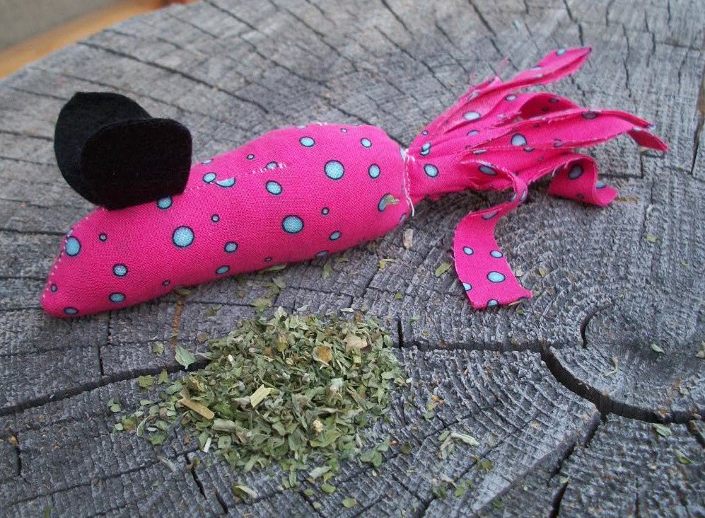 Catnip Mouse / Pink Dotted / Organic / Ready to Ship