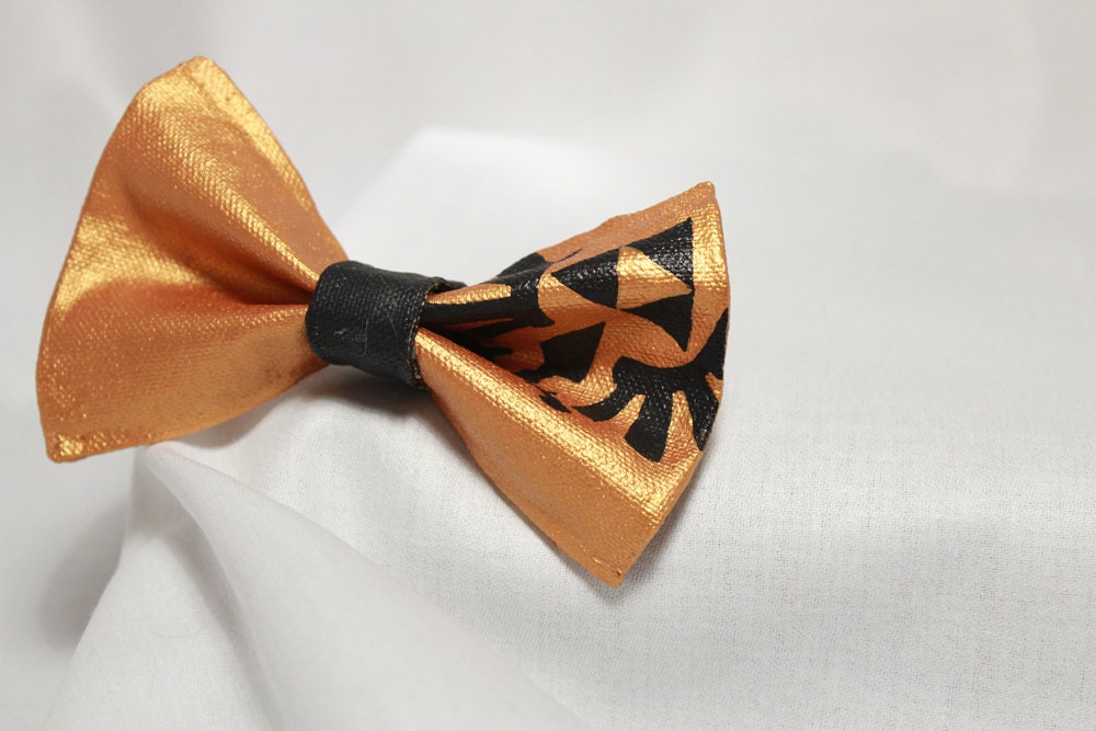 Legend Of Zelda  Triforce Hand Painted Canvas Bow - Hair Clip - Hair accessory - Nintendo