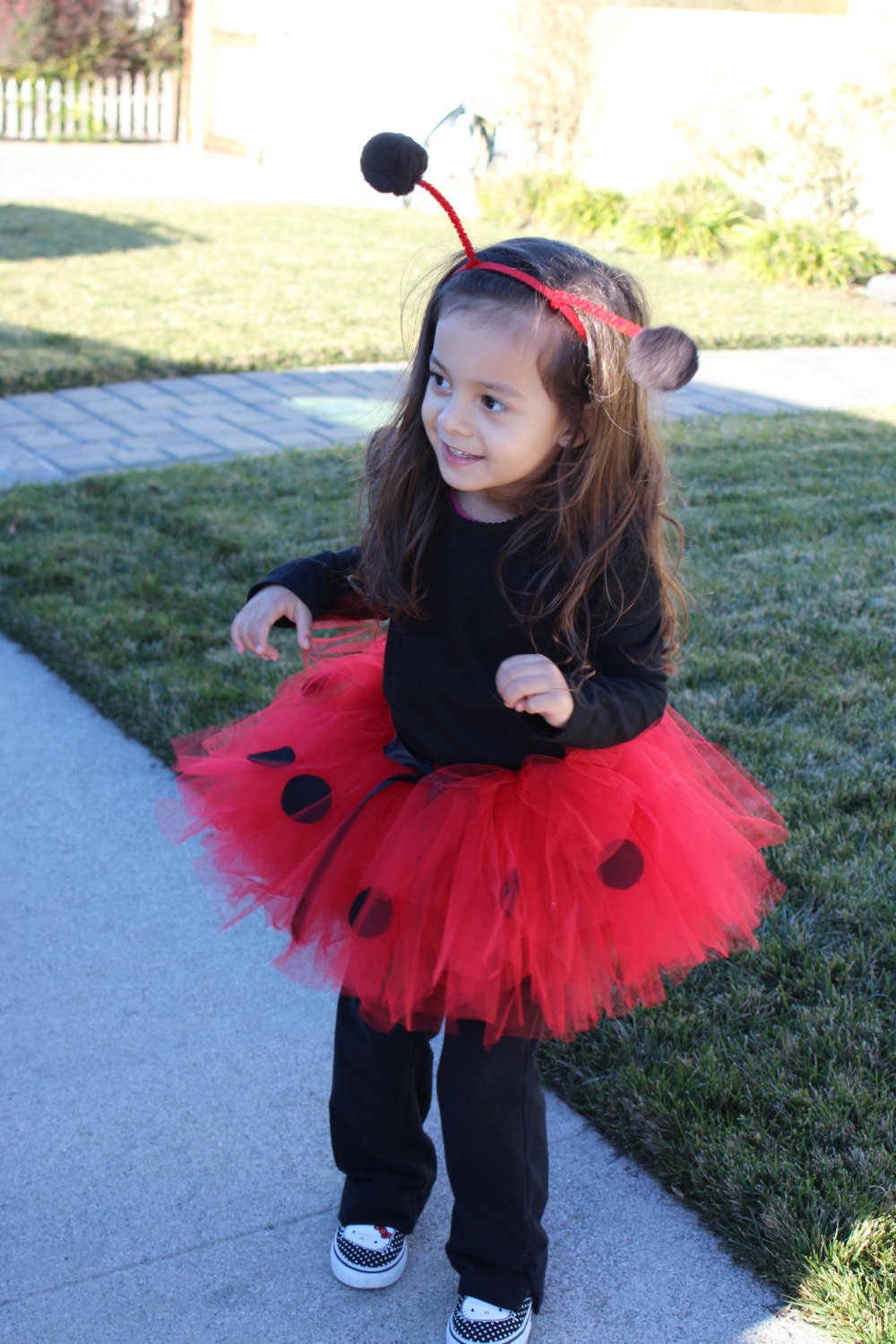 Girl's Lady Bug Tutu Costume with Antenna. Lady Bug Birthday Tutu. Red and Black Tutu. Halloween Tutu