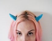 Gargoyle Horns (Blue with green glitter)